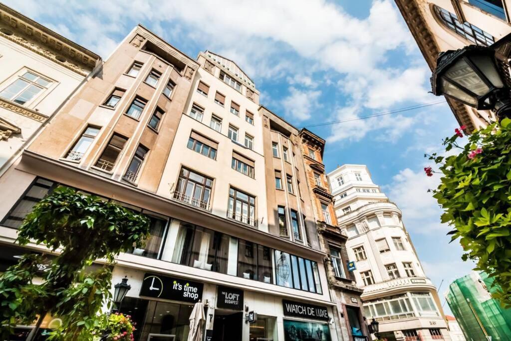 Located, 150 M2 5 Bedrooms Apt., Apartamento Budapest